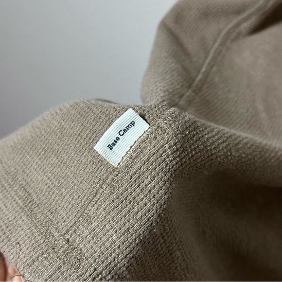 Magellan Outdoors Men Beige Tan Henley Shirt Long Sleeve Classic Fit size XL. - Picture 6 of 8